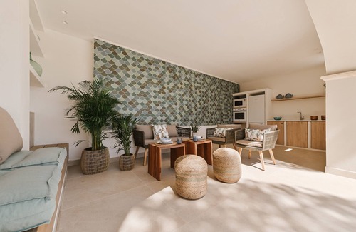 Cas Catala Villa | Elegant Villa with Heated Pool and Scenic Sea Views