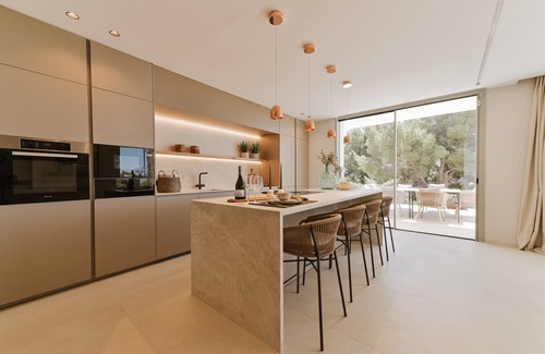 Cas Catala Villa | Elegant Villa with Heated Pool and Scenic Sea Views