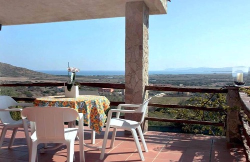 Posada Apartment | Elegant Villa with Spectacular Views and Poolside Relaxation