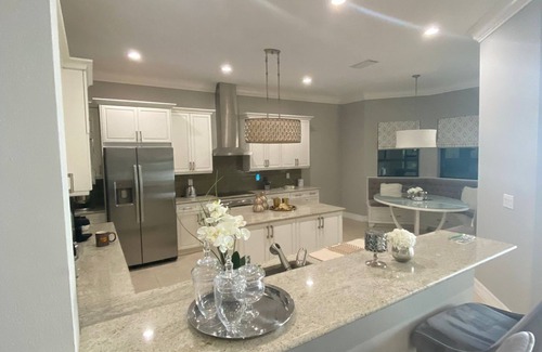 Naples Villa | Elegant Villa with Breathtaking Lake View and Amenities