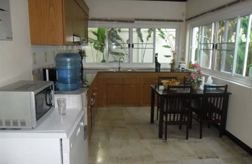 Hin Lek Fai House | Elegant Villa with Private Pool and Jacuzzi Retreat