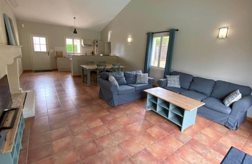 Chalais House | Luxurious villa with terrace in the rural Chalais