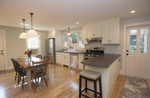 Town of Ledyard Apartment | Elegant Village Town House in Heart of Aurora, NY