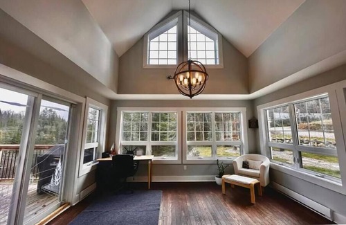Namur House | Elegant Waterfront Chalet with Game Room & Breathtaking Views