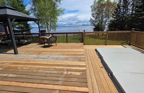 Wahnapitae First Nation House | Luxurious waterfront retreat with swim spa
