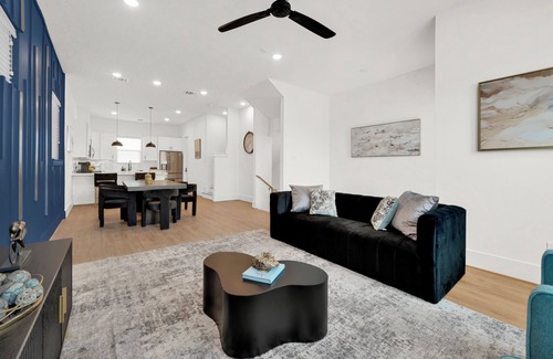 OST - South Union House | Luxuriously furnished 3BR/3.5BA house near Medical Center, NRG, and downtown