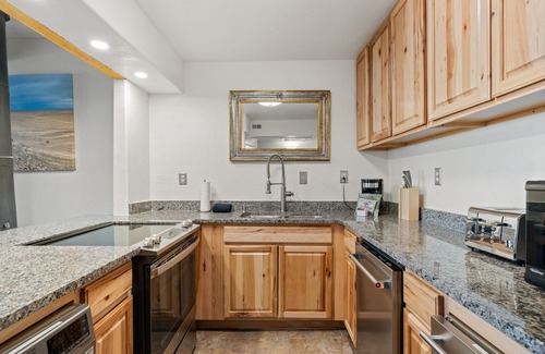 Northeast Santa Fe Hotel | Updated Condo Steps From The Plaza with Pool & Spa Amenities