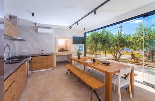 Kastel Gomilica Villa | Exclusive Villa Aria with Heated Pool and Ocean Views