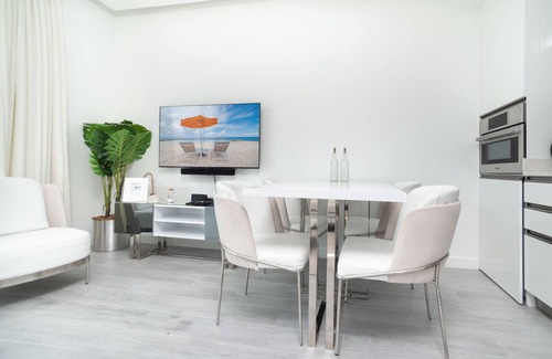 Seven Mile Beach Apartment | Top-Rated 1-Bed Apartment by Seven Mile Beach at The Grove