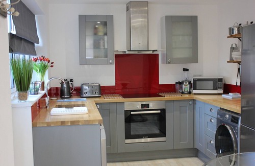 Bournemouth Apartment | Dog-Friendly Flat with Garden - Steps from the River!