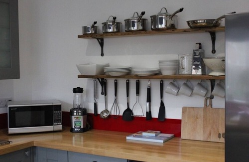 Bournemouth Apartment | Dog-Friendly Flat with Garden - Steps from the River!