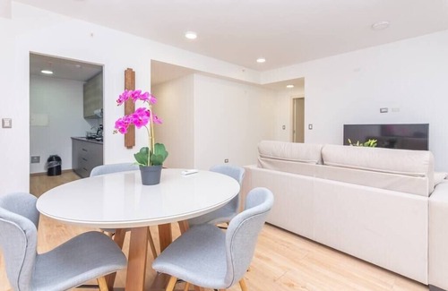 Marbella Apartment | Luxury 1 bedroom apt with free parking