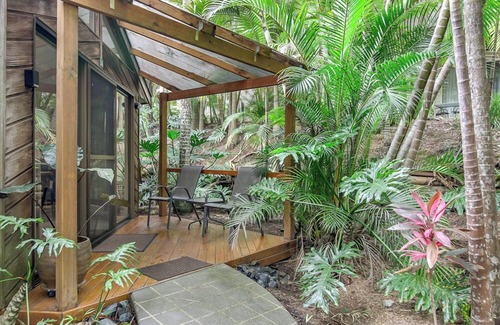 Coffs Harbour Apartment | Indulge in a 1 Bedroom Spa Villa with Ocean View