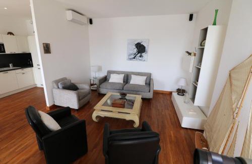 Le Suquet Apartment | Luxury 1 bedroom Quai St Pierre 2 mins from the Palais & Croisette 269