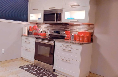 Sherwood Park House | Elegant 1 BR Suite with Private Access & Family-Friendly