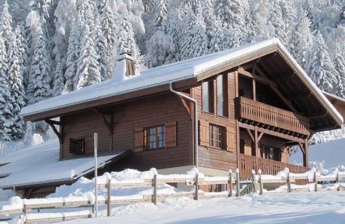 Les Contamines-Montjoie Ski Chalet | Guest Rated 10/10 Chalet for 10 Near Slopes in Les Contamines
