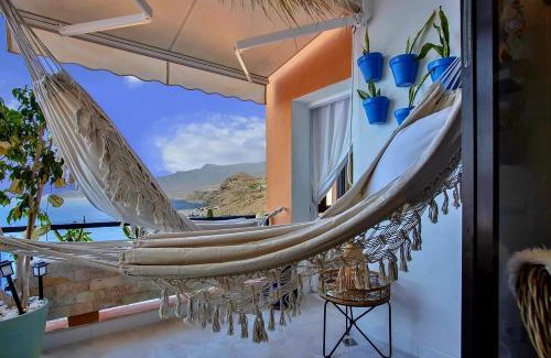 Tabaiba Apartment | Beachfront Retreat with Natural Salt Pool & 10/10 Reviews