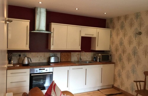 Prestwich Cottage | Top-Rated 1-Bedroom Lodge in Prestwich with Great Amenities
