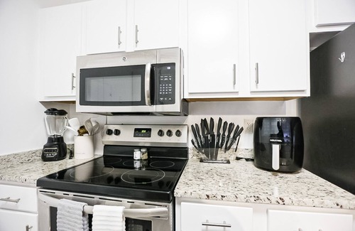Downtown Apartment | Stylish 1BR Apartment in Downtown Stamford with Top Amenities