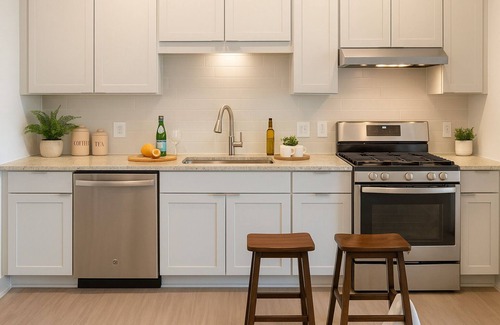 Braeswood Place Apartment | Luxury 1BR Condo Gated Near Med Center, NRG & Downtown, Walkable