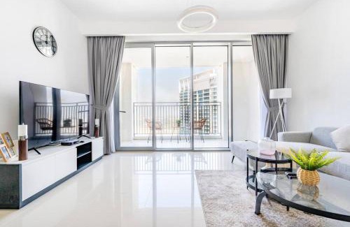 Dubai Apartment | Elegant 1BR Apartment with Ocean View at 17 Icon Bay