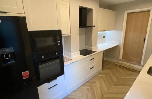 Elephant and Castle Apartment | Elegant 2 Bed Apartment in Central London by Graceful Apartments