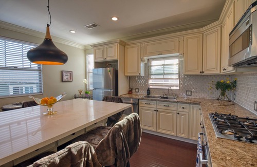 Old Town Apartment | Elegant 2-Bedroom Retreat in Family-Friendly Area