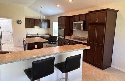 Fernandina House | Stylish 2 Bed/2 Bath Home Just Steps from Brownwood
