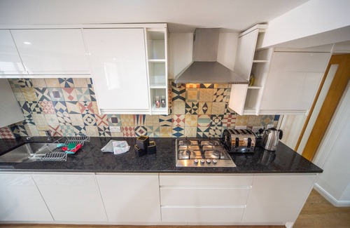 Torquay Apartment | Cozy 2-Bed Apartment Steps from Beach, Harbor & Town