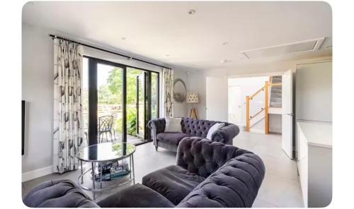 Bedford House | Elegant 2-Bed Home with High Guest Rating of 9.7/10