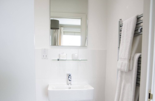 Grantchester Village Apartment | Inviting 2-Bedroom Apartment with Views of Grantchester Meadows