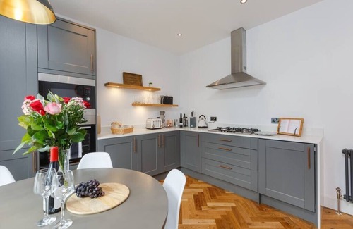 Dollar Apartment | Guest Rated 10/10: Family-Friendly Duplex with Breakfast