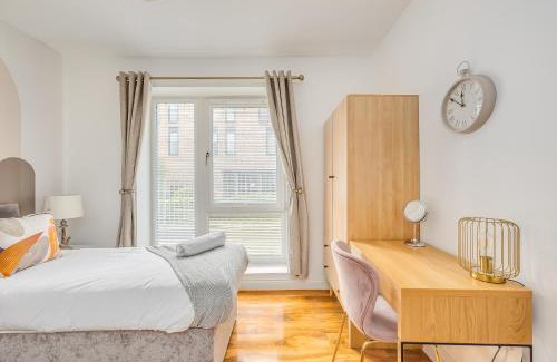 Milton Keynes Apartment | Stylish 2 Bedroom Apartment in City Centre with Free Parking