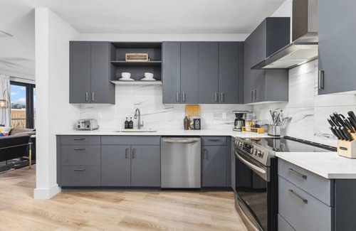 West End Apartment | Exceptional 2 Bedroom Retreat with Wrap Around Patio & Pool