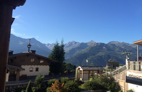 Schonbach Apartment | Inviting Kitzbuhel Alps Apartment with Private Sauna & Spa