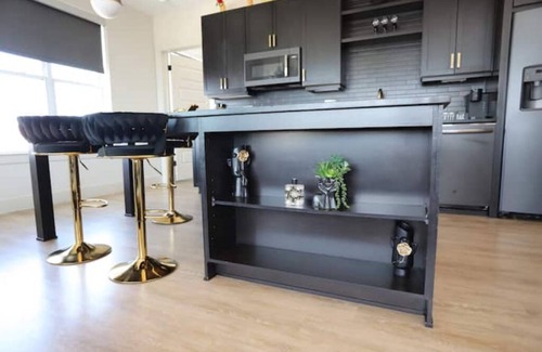 Deep Ellum Apartment | Luxury 2-bedroom apartment with AC, Gym, Free Parking Dallas