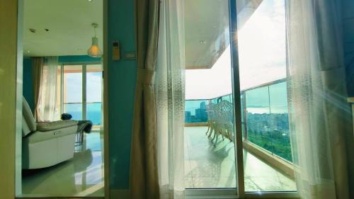 Jomtien Apartment | Luxury 2-Bedroom Sea View Escape