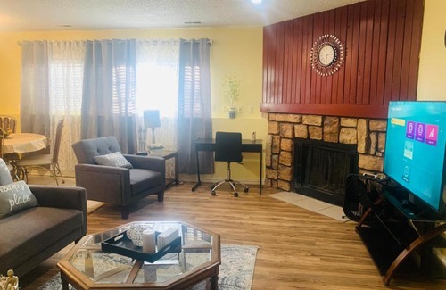 Southeast Colorado Springs Apartment | Elegant 2-Bedroom Oceanfront Retreat with Fireplace