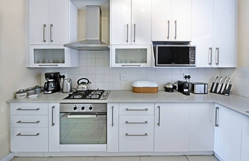 Franschhoek House | Elegant 2 Bedroom Retreat in Picturesque Franschhoek