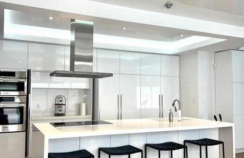 Fashion District Condo | Luxury 2-BR 2 BTH in Downtown Toronto's Trendy Core