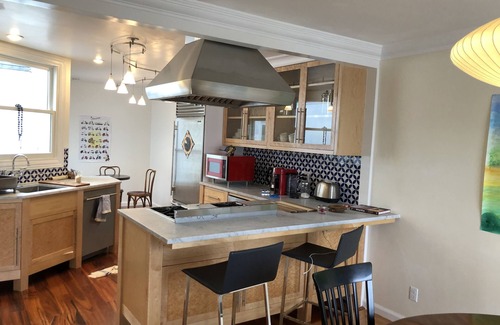 Miraloma House | Modern 2 BR Private Flat with Spa & Hot Tub in San Francisco