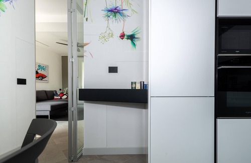 Camnago Volta Apartment | Elegant 2-Bedroom Retreat in Como with Breakfast Included