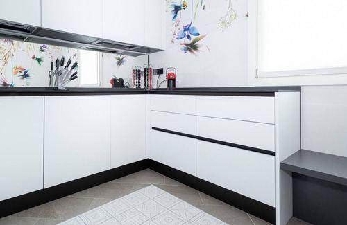 Camnago Volta Apartment | Elegant 2-Bedroom Retreat in Como with Breakfast Included