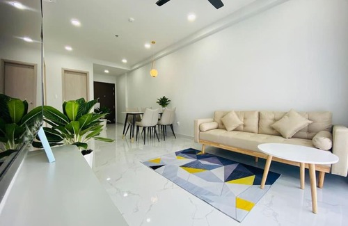 Di An Apartment | Elegant 2 King Bed Retreat with Pool in Di An City