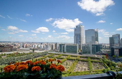 Puteaux Apartment | Elegant Stay at Paris La Défense - Family-Friendly Escape
