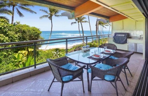 Wailua House Lots Apartment | Oceanfront Condo with Pool & Hot Tub - Rated 9/10 by Guests