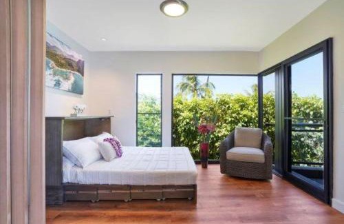 Wailua House Lots Apartment | Oceanfront Condo with Pool & Hot Tub - Rated 9/10 by Guests