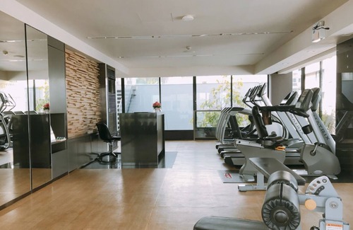 Bangkok Central Business District Condo | Elegant 2BR Retreat Near BTS Asok & Terminal21