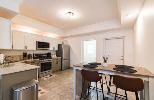Crescent Beach House | Elegant Pet-Friendly 2BD Condo - Guest Rated 9.4/10