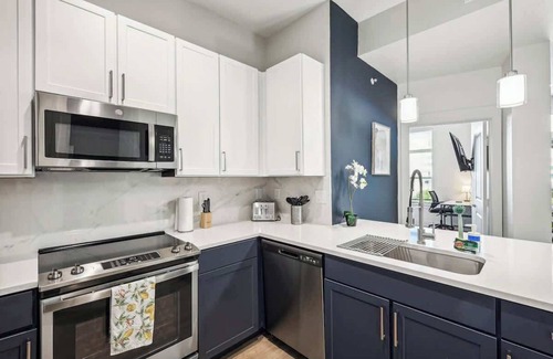 Deep Ellum Apartment | Luxury 2BD | DT Deep Ellum | 3 Beds | Free Parking